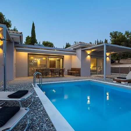 Villa When Waters Are Colored